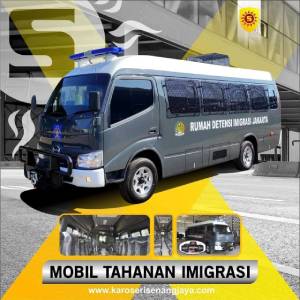 Mobil Tahanan Imigrasi